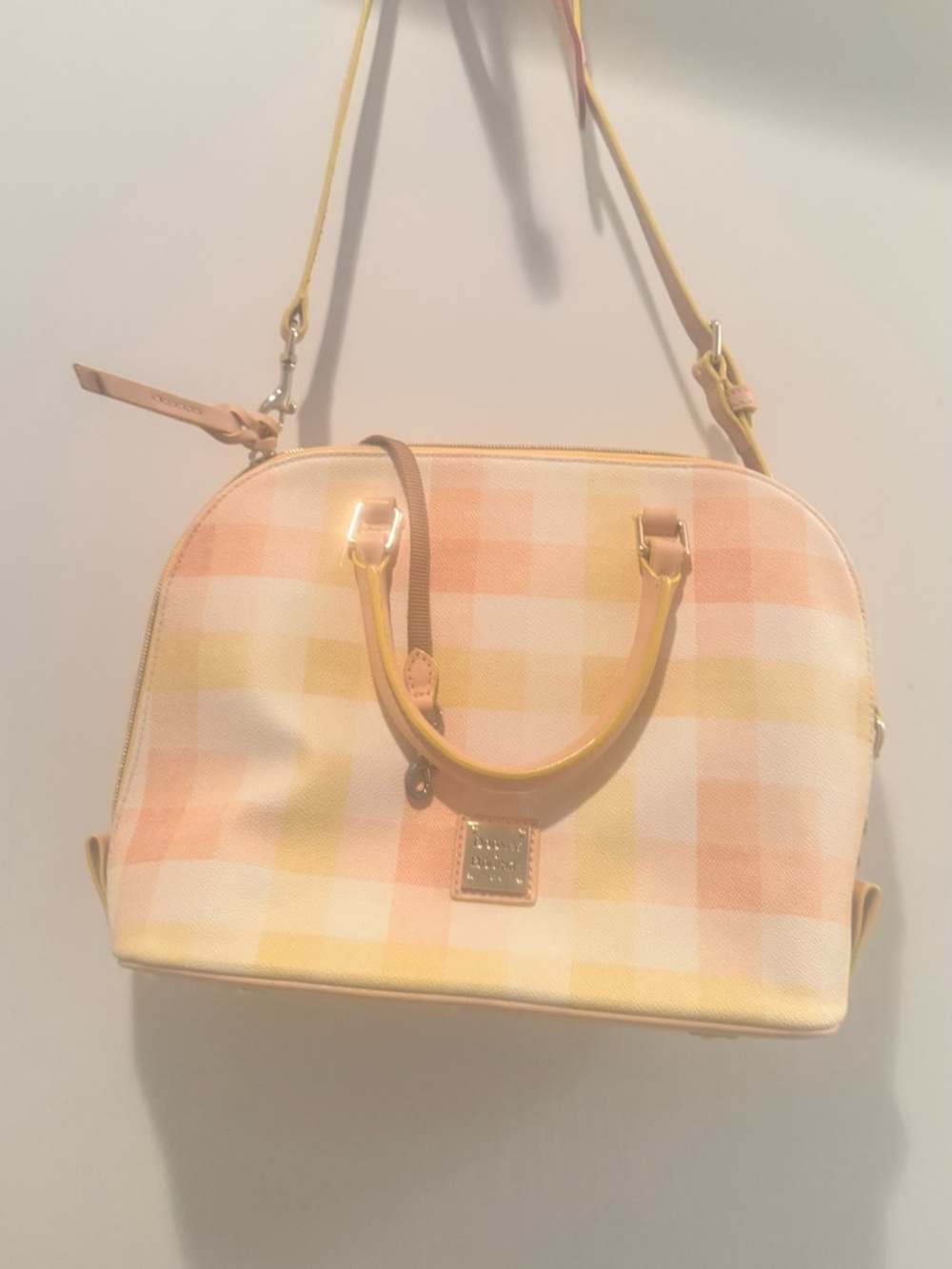 Dooney & Bourke..Women’s Checked Satchel Bag in Peach and Yellow NWOT - Picture 2 of 12